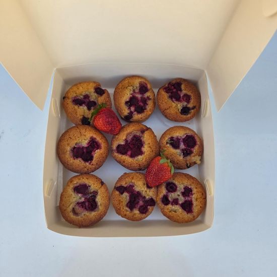 Almond & Raspberry Cake Platter