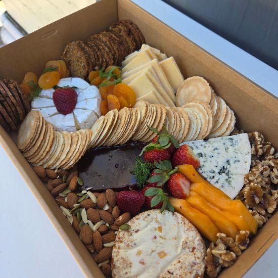 4 Cheese Platter w Accompaniments