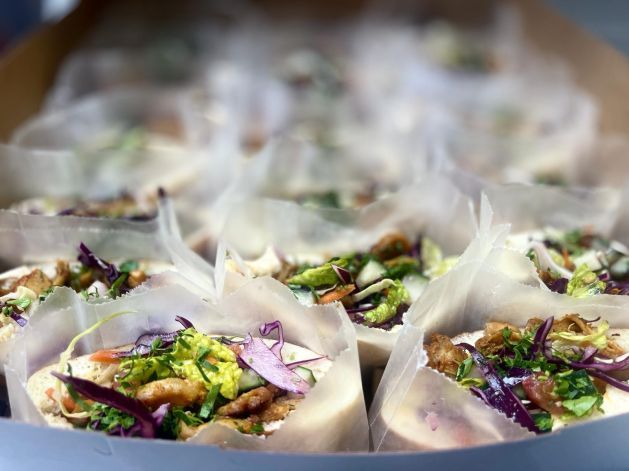1/2 Pita Box - Chicken A La Plancha  
