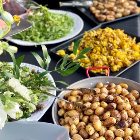 Breakfast / Lunch / Dinner