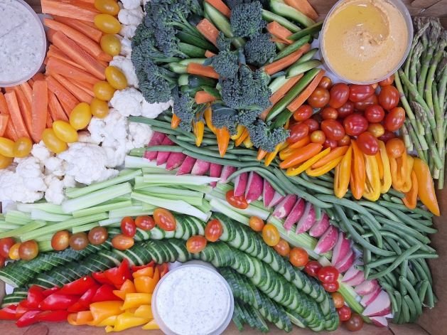 Grazing Platter: Crudité & Dip - Medium