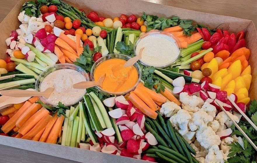 Crudité Board with Dips — Large — 12 ct