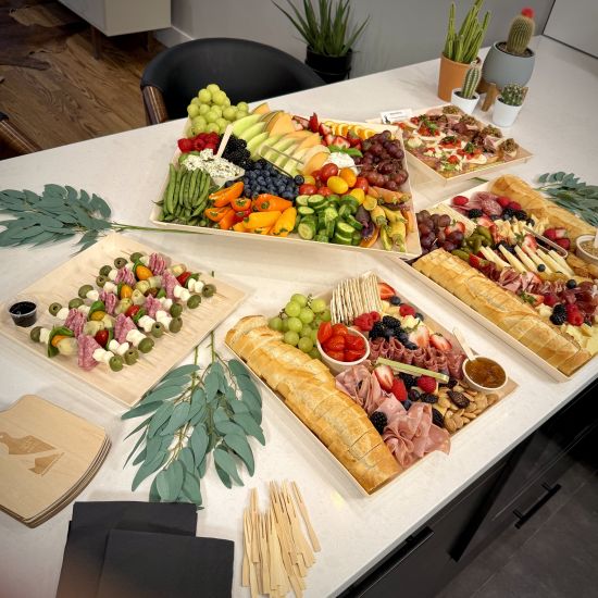 25 PERSON DROP OFF GRAZING TABLE 
