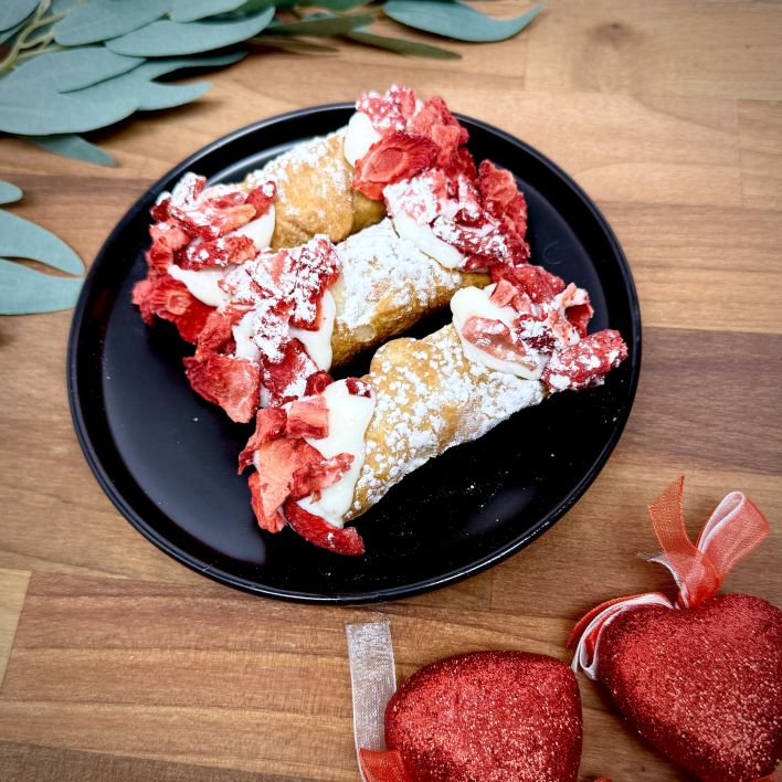 VALENTINE'S MINI CANNOLI (3 pack)