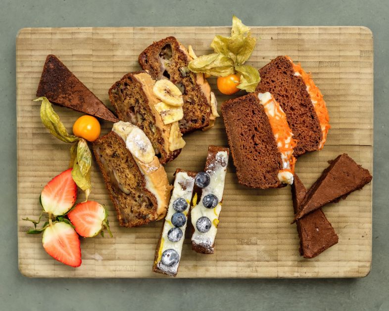 LVK vegan cake selection box (serves 8-10)