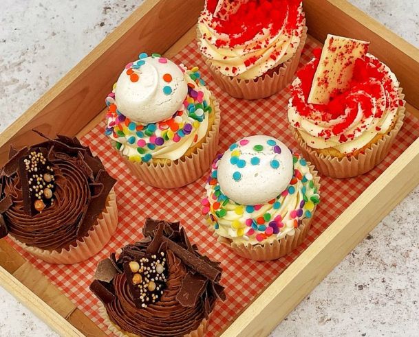 Fancy Cupcake Box (6 Cupcakes)