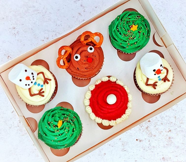 Christmas Cupcakes  (BOX OF 6) (No Attribute)