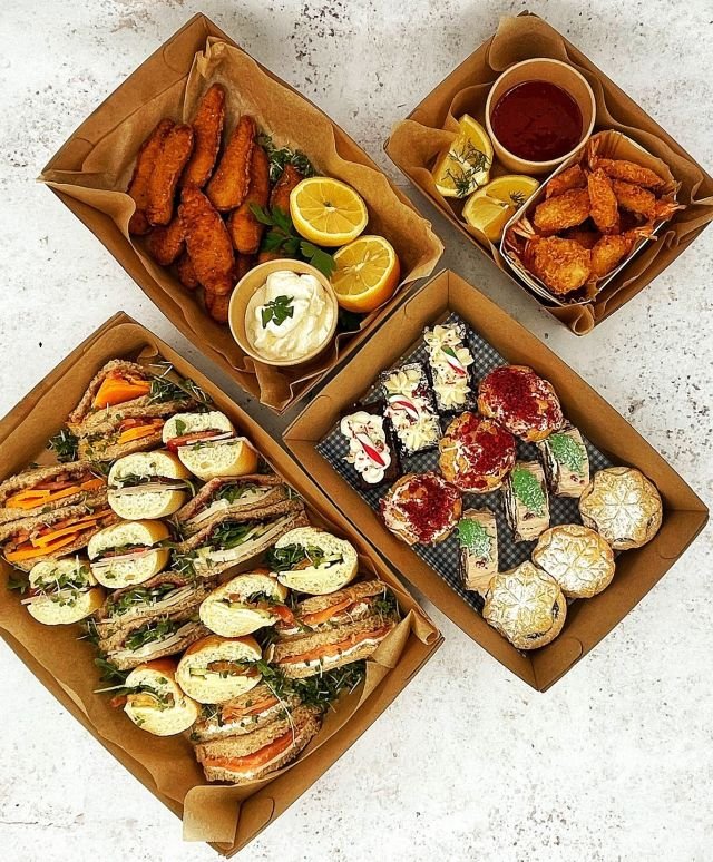 Santa’s Working Lunch (No Attribute)