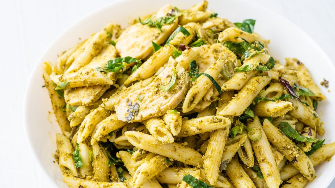 Basil Pesto Pasta Chicken Salad (Sharing Bowl)