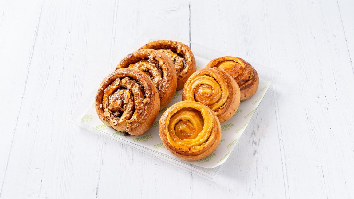 Sweet Pastry Selection (6)