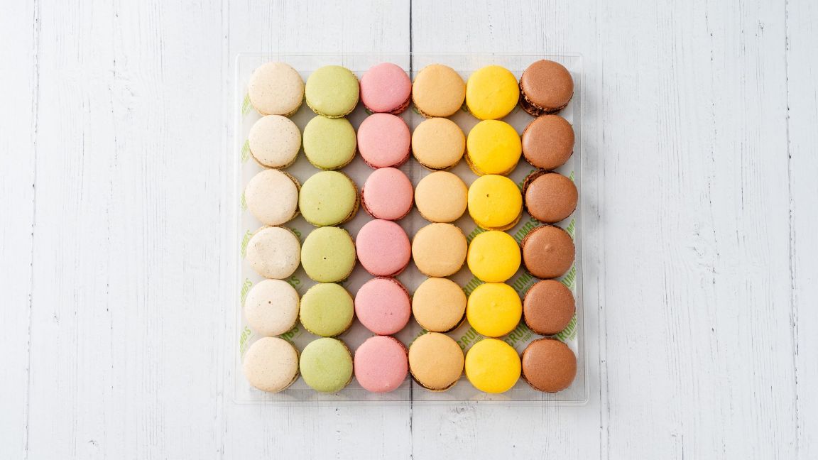 Mini Macaroon Selection (36)