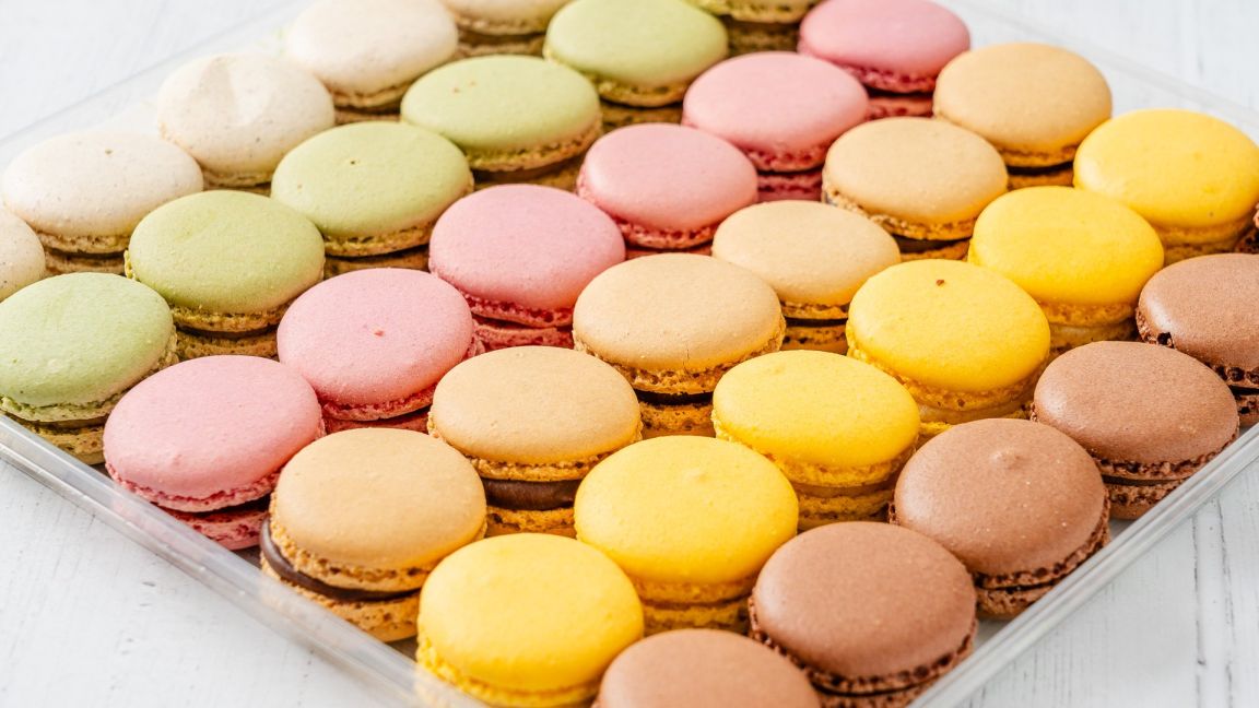 Mini Macaroon Selection (36)