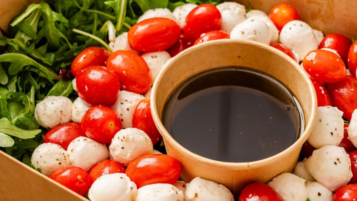 Mozzarella Jingle Bell Wreath (Large Salad Box)