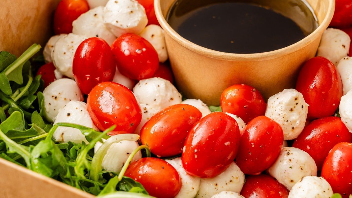 Mozzarella Jingle Bell Wreath (Large Salad Box)