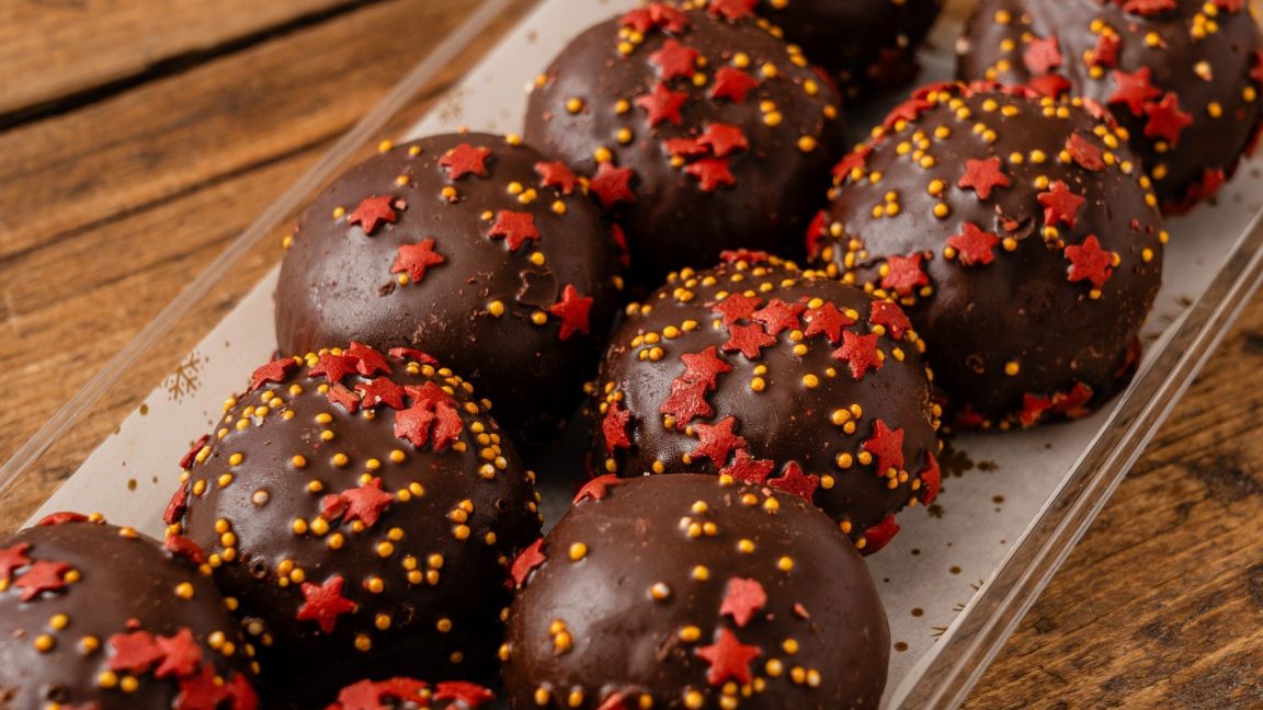 Chocolate Baubles (25)