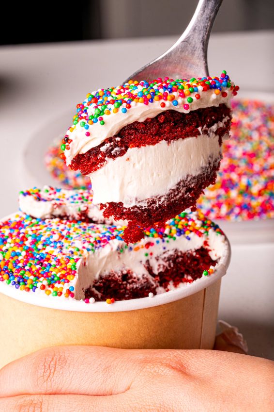 A Cupcakin' Dot Cake!!