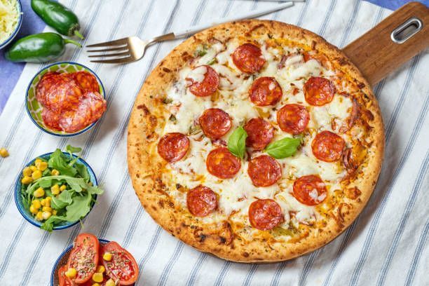 Pizza (8 slices)
