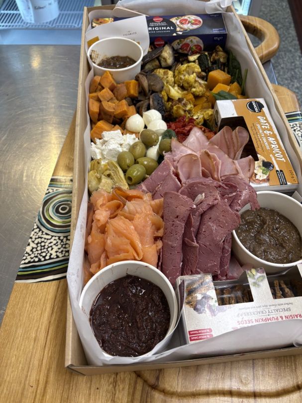 Antipasto Platter (M)