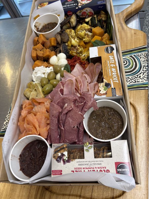 Antipasto Platter (M)