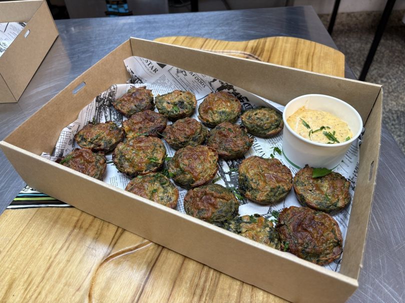 Spinach & feta Muffin with Sambal Mayo