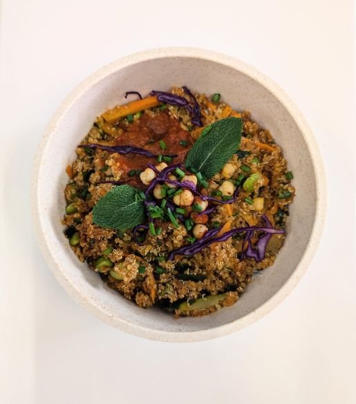 Orientalische Quinoa-Gemüse-Pfanne