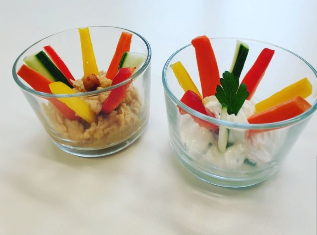 Gemüse-Sticks mit Dips