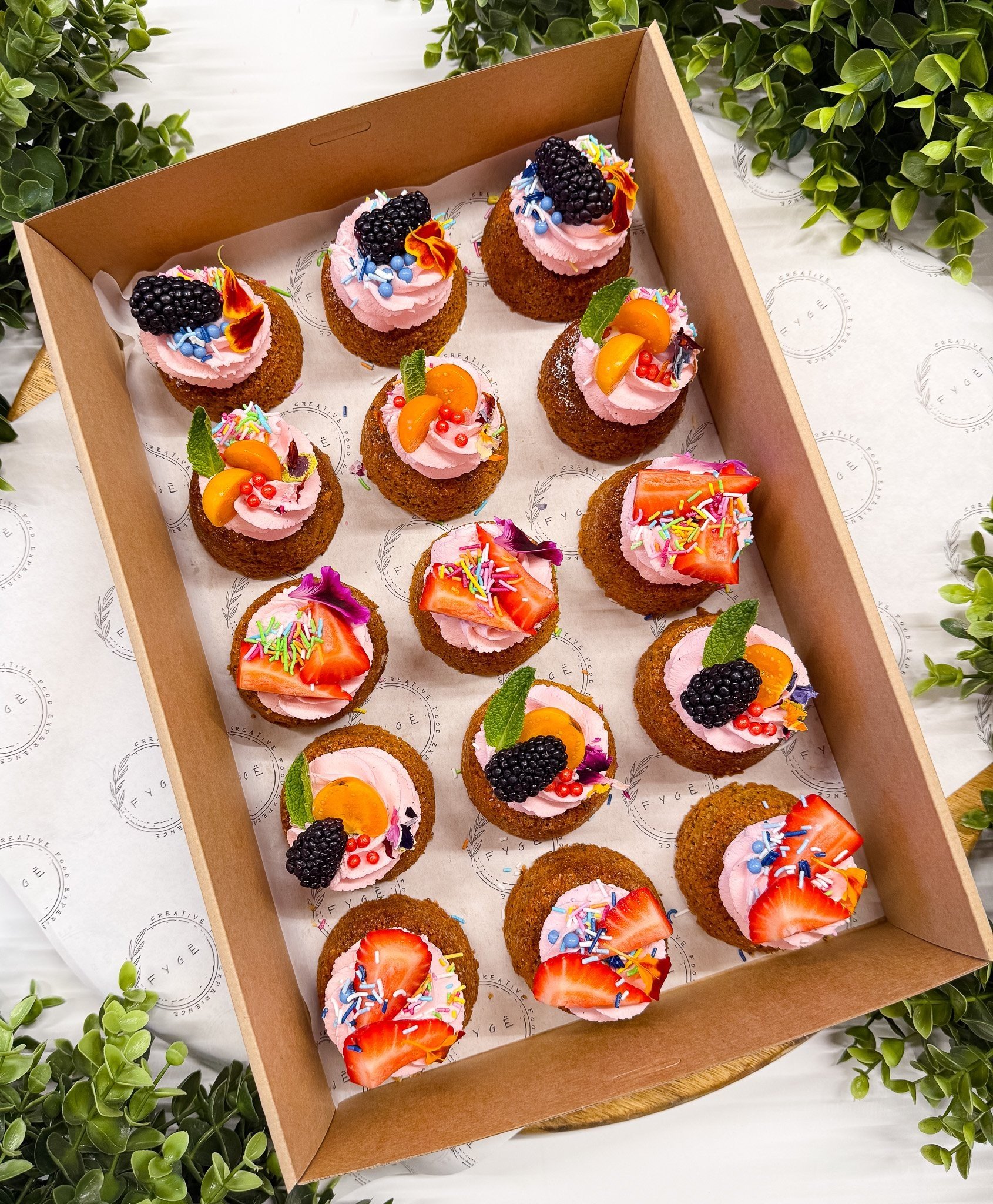 Pink Mascarpone and Citrus Mini Cake Box (NEW!)
