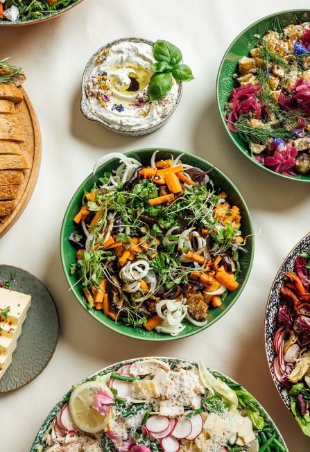 Fyg&euml; Spring Salad Table