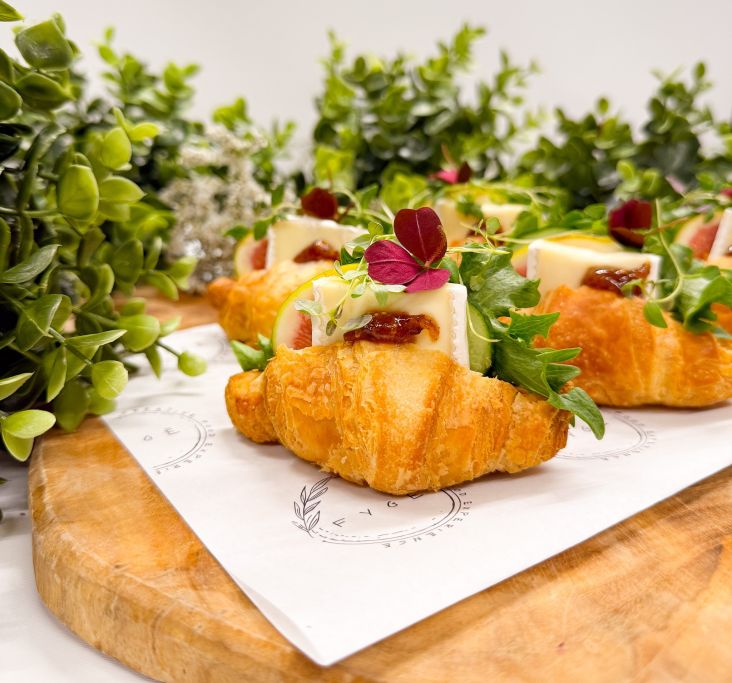 Fig & Brie Mini Croissant 