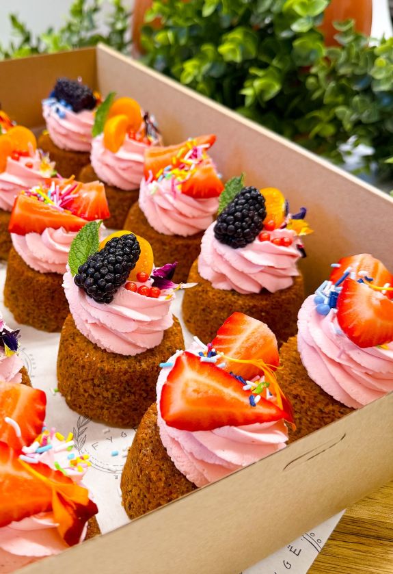 Pink Mascarpone and Citrus Mini Cake Box (NEW!)