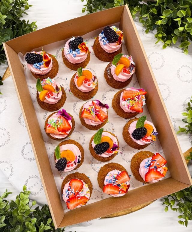 Pink Mascarpone and Citrus Mini Cake Box (NEW!)