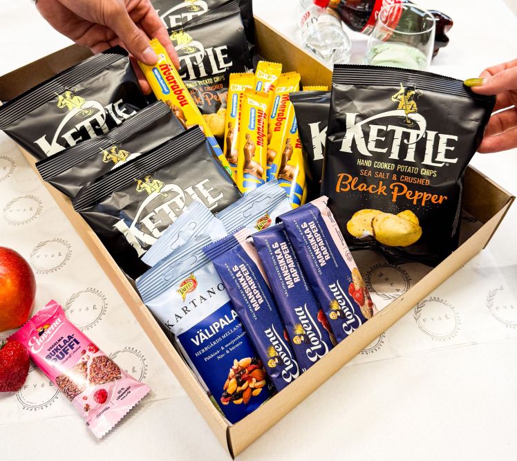 Snack Box &ndash; &euro;7.99/person (serves 10)
