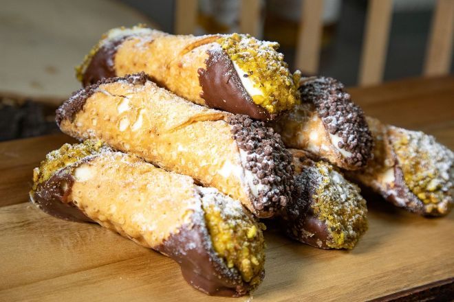 Holiday | Full Size Chocolate Covered Pistaschio Cannoli | 6 Pack