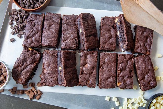 Ultimate Brownie box - 14 slices