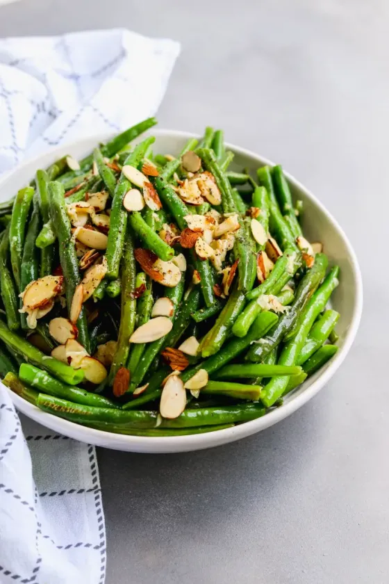 Green beans with butter, almonds & garlic (quart)