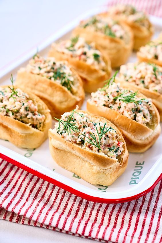 Crayfish rolls with tabasco, lemon aioli & herbs