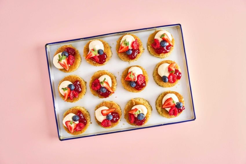 Mini Victoria Sponge with cream & berries
