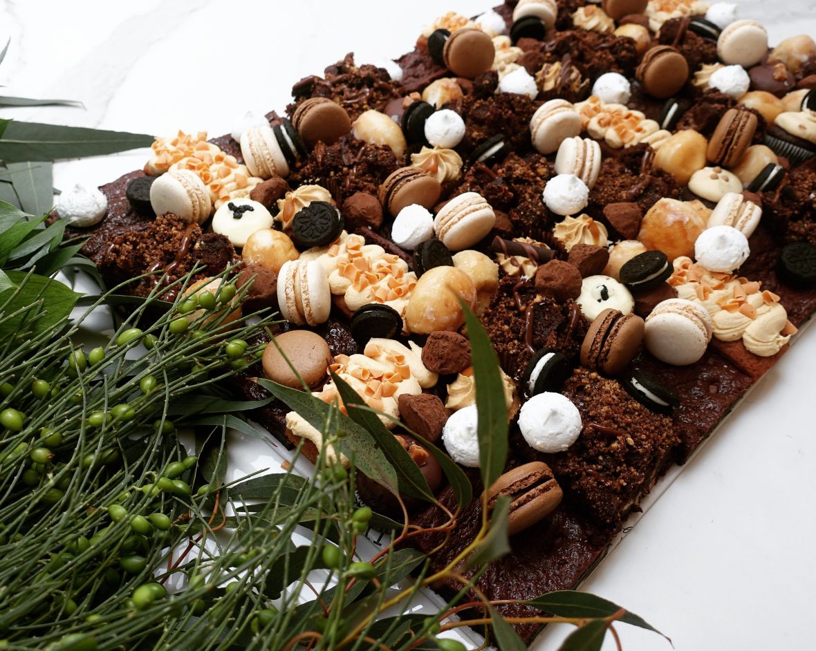 Large Dessert Platter - Feeds 20