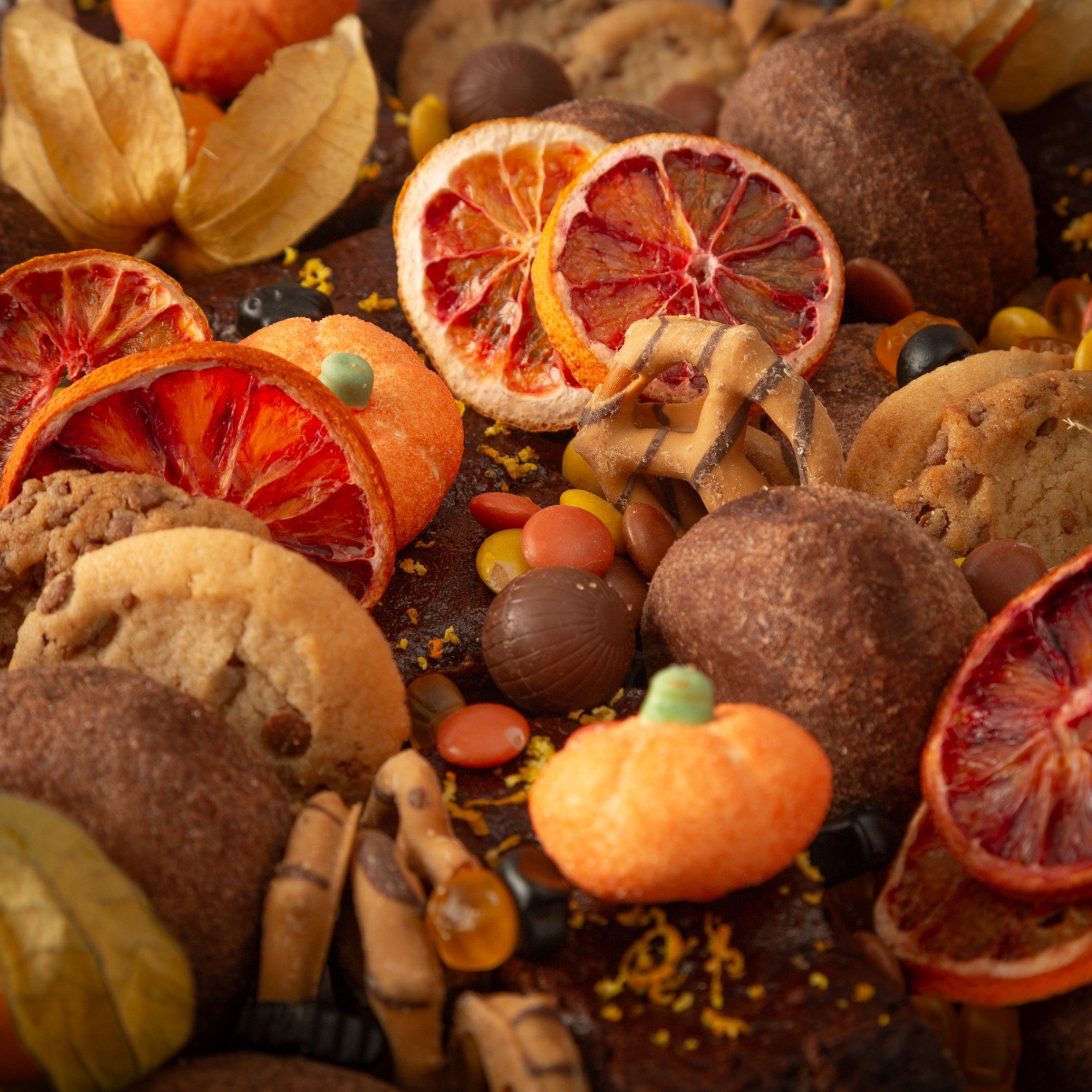 Halloween Dessert Platter - Feeds 15