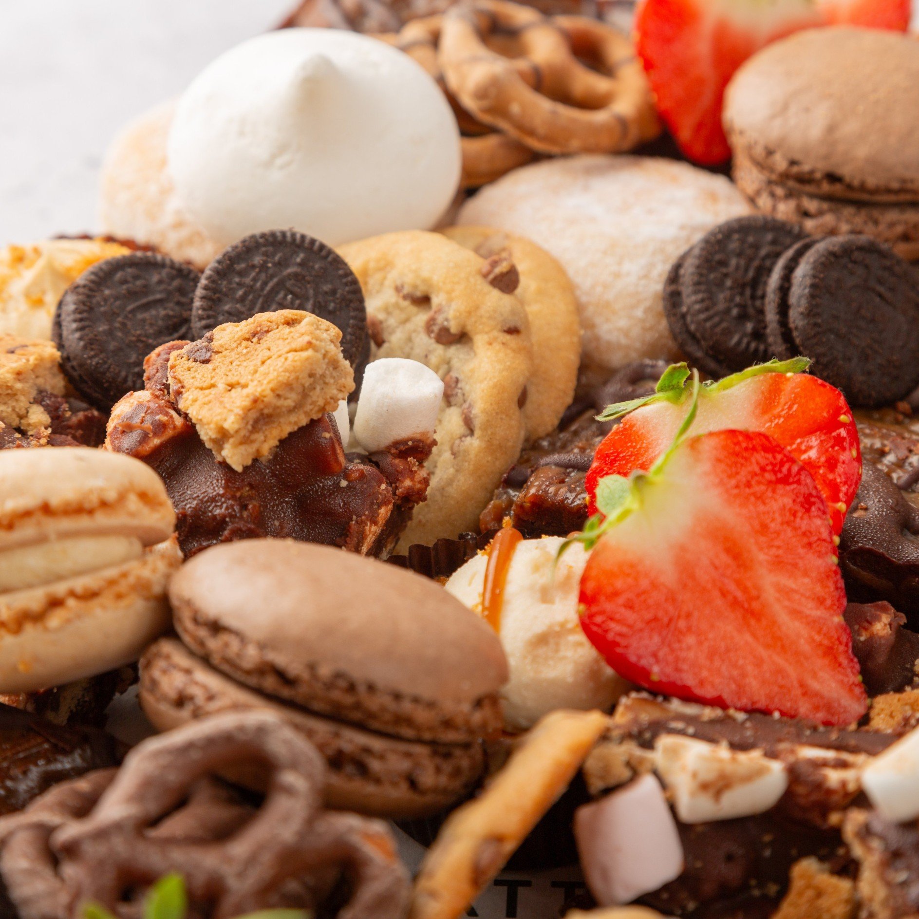 Small Dessert Platter - Feeds 10