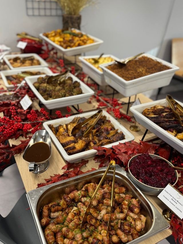 Hot Christmas Lunch Table for 60+ Guests