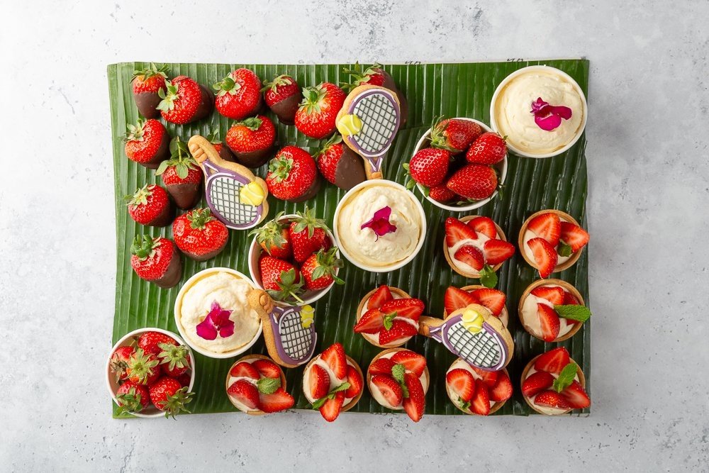 Strawberries and Cream Platter - Feeds 6