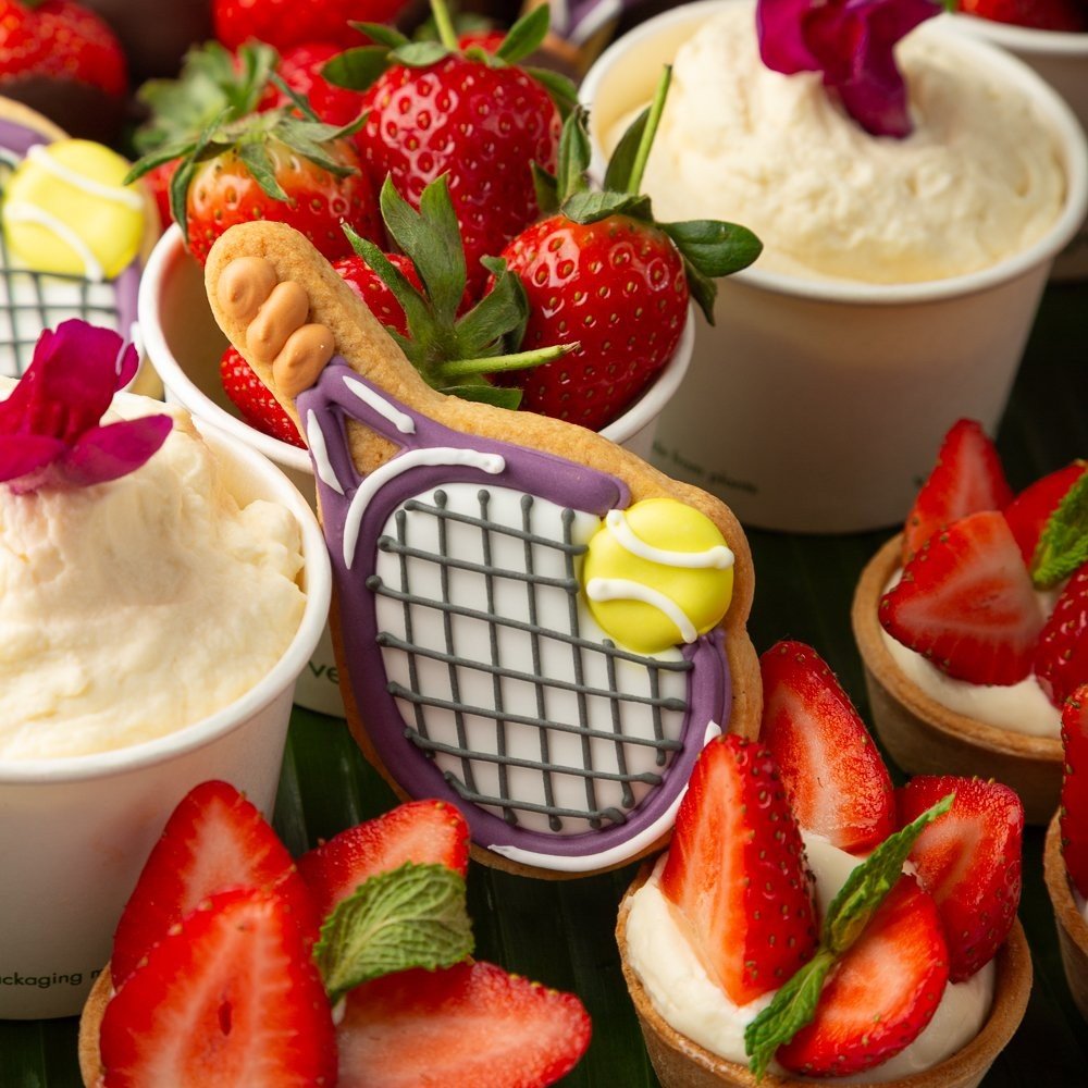 Strawberries and Cream Platter - Feeds 6