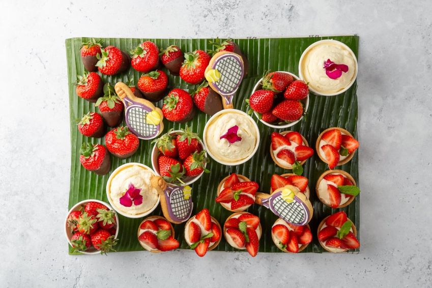 Strawberries and Cream Platter - Feeds 6