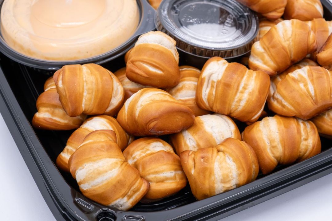 Pretzel Bite Tray with Mustard and Cheese 