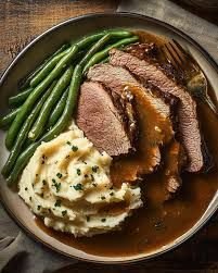 Pot roast with mashed potatoes and green beans
