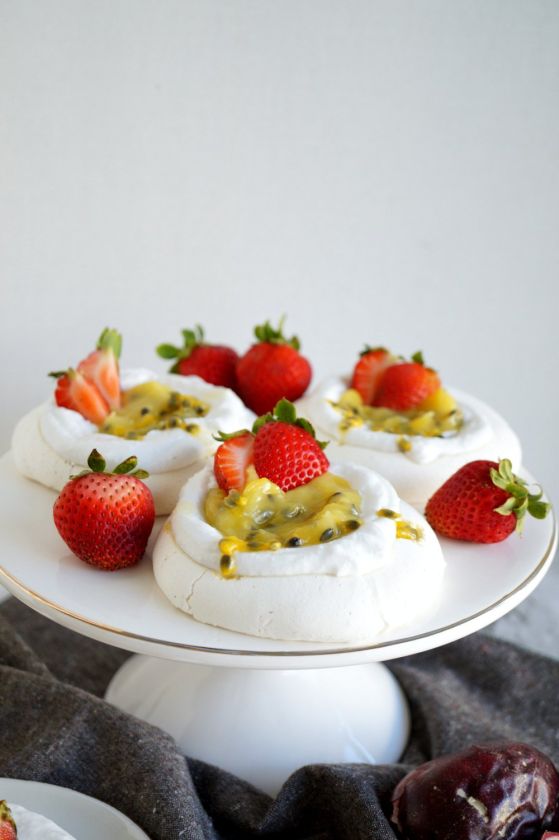 Large Meringue with passionfruit, strawberries & cream