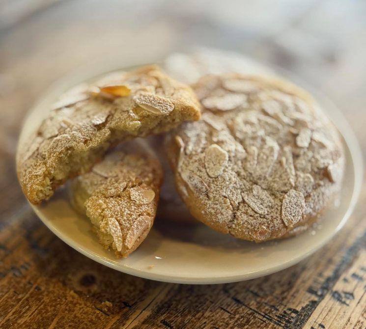 Platter of 6 Almond Croissant Cookies