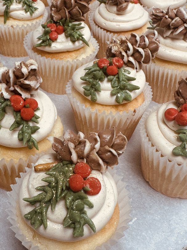 Platter of 6 Cupcakes