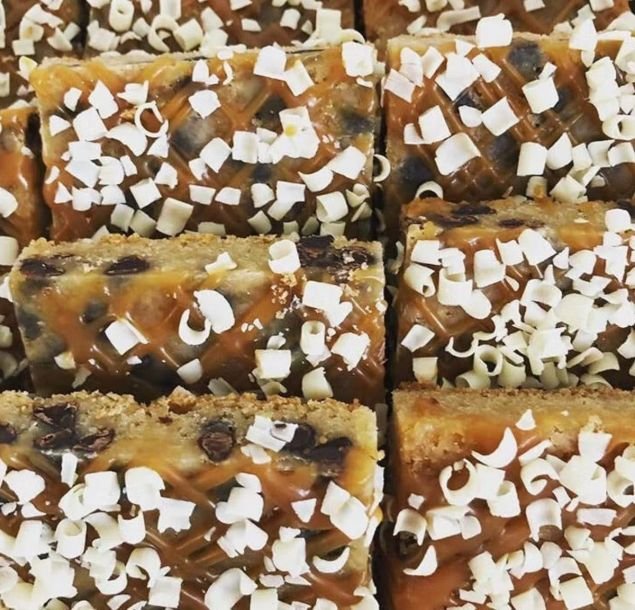 SALTED CARAMEL BLONDIE